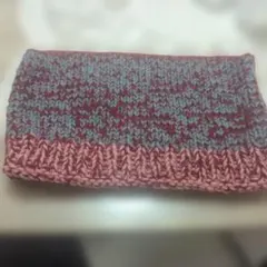 ニット帽 赤と青の模様