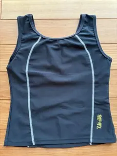 フィットネス用ブラックタンクトップ