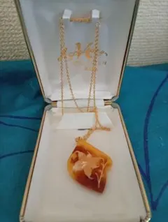 〜激オク〜天然貝 ネックレス 琥珀 花彫刻 ゴールドチェーン べっ甲