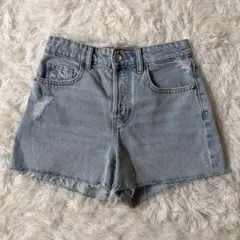 H＆M　カットオフデニムショートパンツ36　ライトブルー　ボタンフライ◆A928
