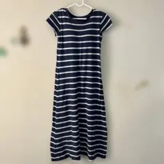 ユニクロ　ブラ付き　ネイビーと白のストライプ 半袖ロングワンピース