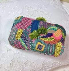 カラフル刺繍クラッチバッグ　ZARA