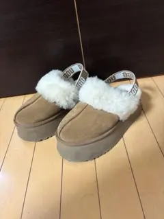 UGG ブラウンファースライドサンダル