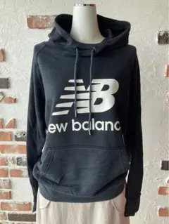 SALE ニューバランス　パーカー