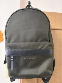 【2/9まで限定価格】TOMMY HILFIGER オリーブグリーンバックパック