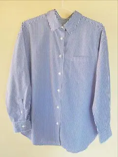 GU 青と白のストライプ 長袖シャツ