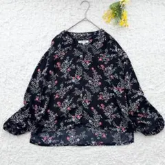 グローバルワーク　Ｖネック花柄ブラウス　M 黒　薄手　総柄　春服　ゆったり