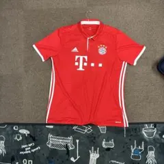 Bayern Munchen Hummels レッドシャツ 海外規格Lサイズ - メルカリ