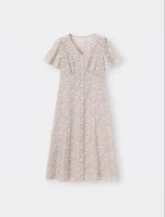 GU フラワーVネックフレアスリーブワンピース［半袖］