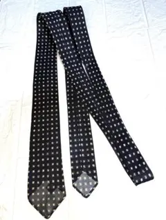 美品 MATSUZAKAYA 松坂屋 ネクタイ 小紋柄 ブラック系 シルク