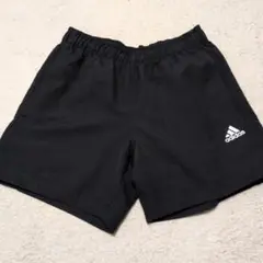 adidas　アディダス　ショートパンツ　メンズM