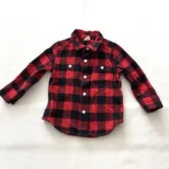 赤と黒のチェック柄長袖シャツ