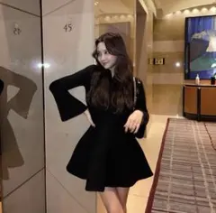 新品未使用The toe Reims Flare Onepiece Reims Flare Onepiece – THE TOÉ