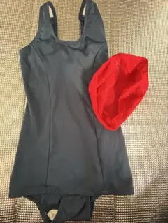 フットマーク紺色水着130センチ、キャップL美品