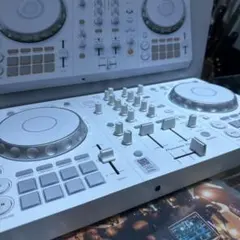 Pioneer DDJ-FLX4-W 限定カラーのサムネイル
