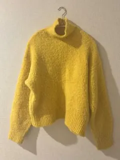 UNITED COLORS OF BENETTON イエロータートルネックニット