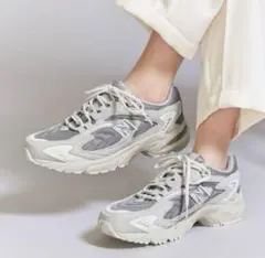 New Balance ML725 グレー スニーカー