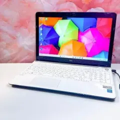 爆速SSD✨️DVD 薄型カメラ Win11 すぐ使える白ノートパソコン 初心者