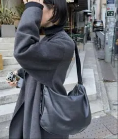 イアパピヨネ スワローマチショルダーバッグ ブラック