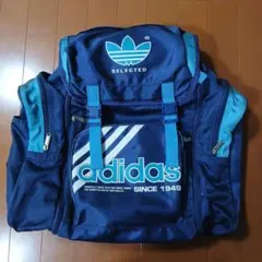 adidas 大容量リュック(ネイビー)