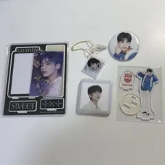 txt テヒョン　アクリルスタンド 缶バッジ　アクリルキーホルダー