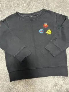 UNIQLO KAWSトレーナー