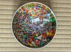 ビーズと手芸材料のセット