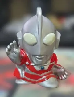 ウルトラマン まちぼうけ フィギュア 赤 銀 ヒーロー 特撮 - メルカリ