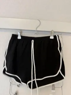 シーイン　SHEN ブラックショートパンツ　グレイル　神戸レタス