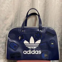adidas originalsラージボーリングバッグ ブルー