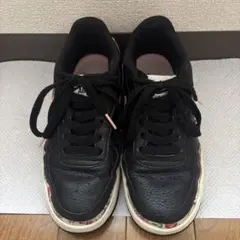 NIKE AIR FORCE１ レディーススニーカー