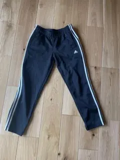 adidas ブラック ジャージパンツ スナップボタン付き