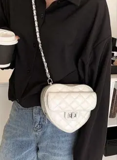 未使用　GRLハート型キルティングチェーンバック