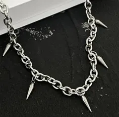スパイク付きシルバー色チェーンネックレス