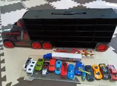 ミニカーが収納出来るトラック とミニカーセット