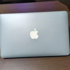 Apple MacBook Air 本体　純正充電器、ケース付き