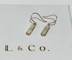 K10 ホワイトシェル ピアス Jewel closet by L&Co.のサムネイル