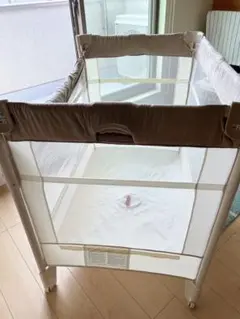 【付属品完備・匿名配送】アップリカ ココネルエアープラス シュークリームGR アップリカ ベビーベッド ココネルエアープラス シュークリーム
