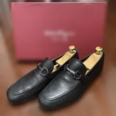 Salvatore Ferragamo 黒 レザー ローファーのサムネイル