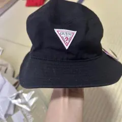 GUESS ブラック バケットハット