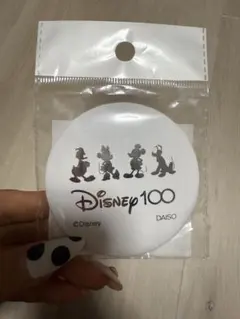 【新品/未使用】Disney 100 缶バッジ 大のサムネイル