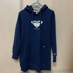 ROXY フード付きネイビーパーカー