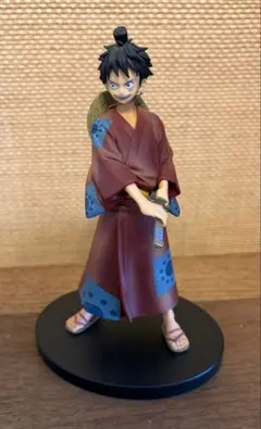 ワンピース　ルフィフィギュア