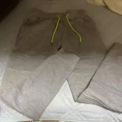 アダムスジャグラーrtegグレー ジョガーパンツ 蛍光グリーン紐