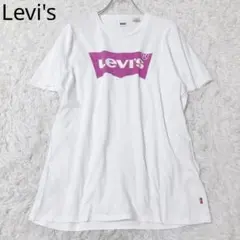 リーバイス　ロゴTシャツ　綿100%　大人カジュアル　ヴィンテージ感　ホワイトのサムネイル