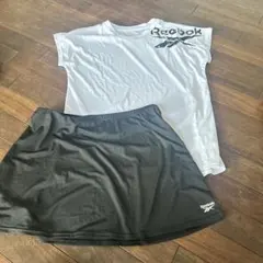 ほぼ未使用♡ リーボック　水着(Tシャツとスカートのみ).