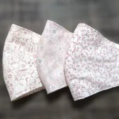 ピンクの小花柄立体マスク3枚セット