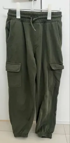 オリーブグリーン カーゴパンツ