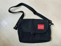 Manhattan Portage ミニショルダーバッグ ブラック 赤タグ