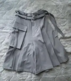 axes femme グレー ハーフパンツ ベルト付き キュロット F